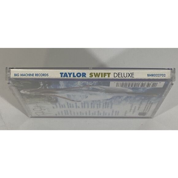 Taylor Swift Self-titled 2007 CD and DVD Deluxe Limited Edition with Lenticular - Picture 12 of 12